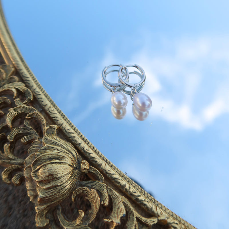 FRESHWATER PEARL HUGGIES - Silver