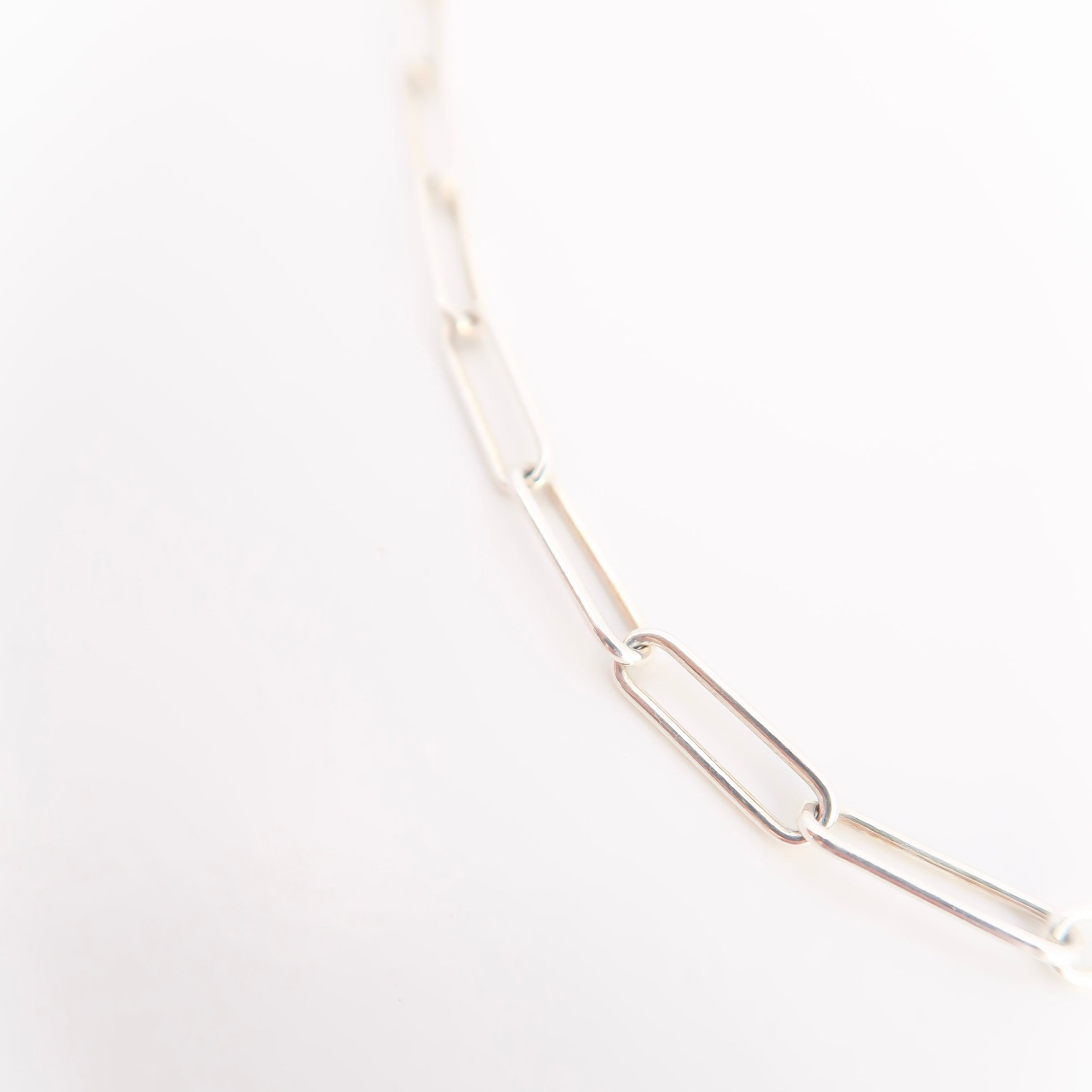 LARGE PAPERCLIP NECKLACE - SILVER