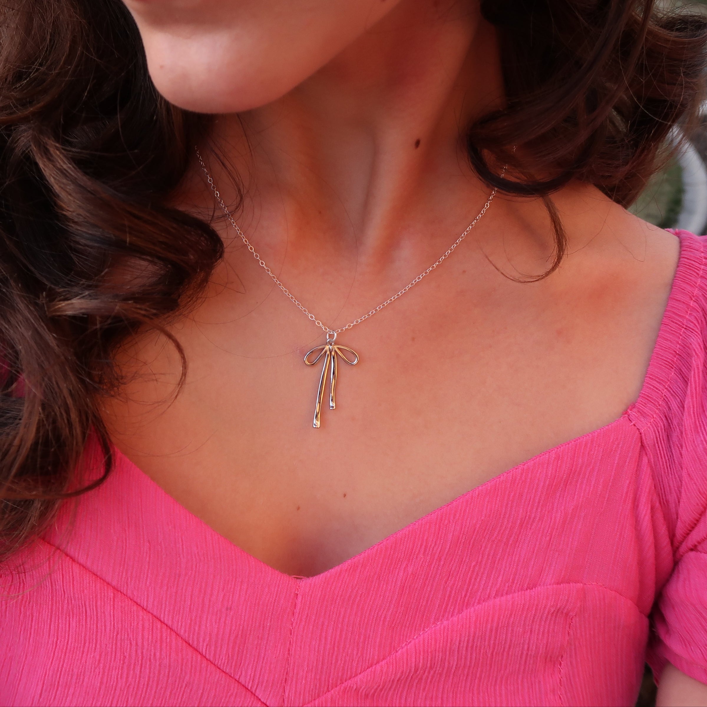 BOW NECKLACE - SILVER
