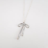 BOW NECKLACE - SILVER
