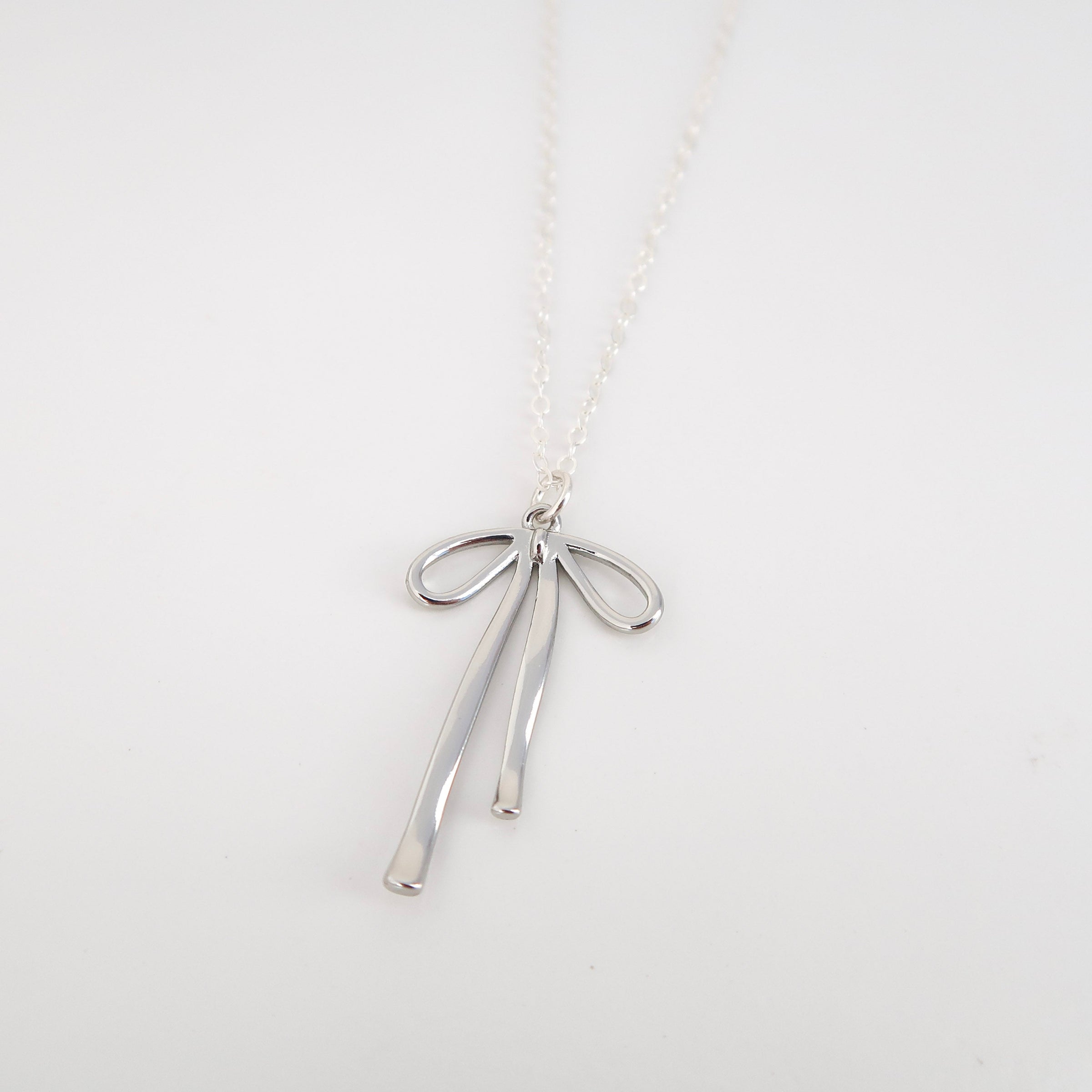 BOW NECKLACE - SILVER