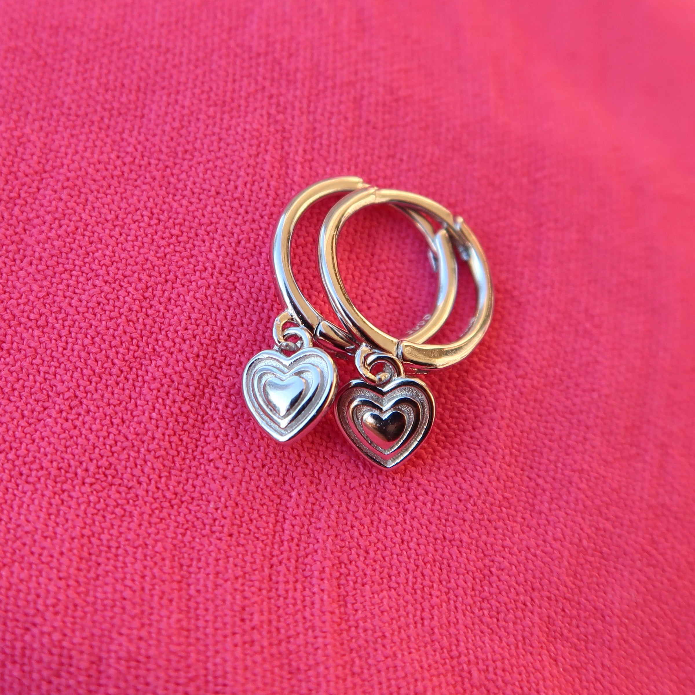 HEART HUGGIES - Silver