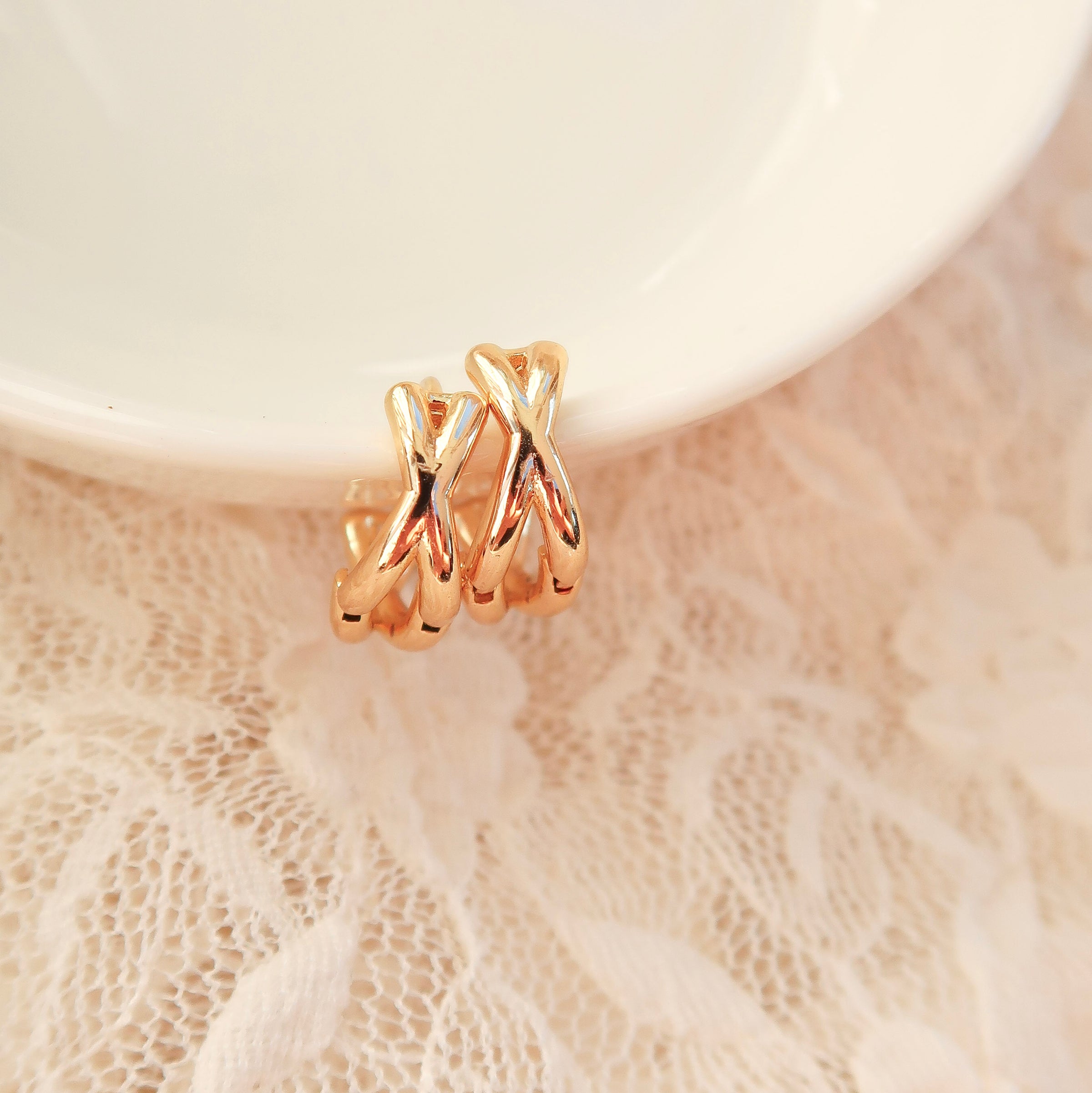 CRISS CROSS HUGGIES - Gold